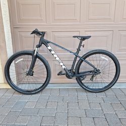 TREK MARLIN 4 MOUNTAIN BIKE 29 ER LIKE NEW ( CHECK MY OTHER BIKES)