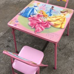 Kids folding table with two chairs