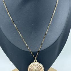 Couch Shell Pendant Necklace 12KT Gold Plated Rope Chain Pendant Is New Tags Great Condition