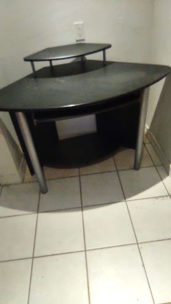 Corner Computer desk!!