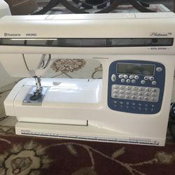 Husqvarna Viking Platinum 715 Royal Edition Sewing Machine
