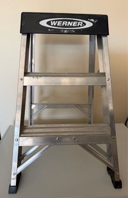2 Foot Step Ladder