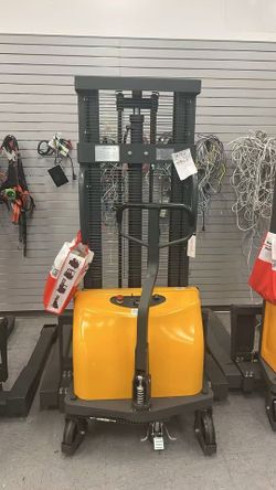 SALE: Half Price! Open-box Semi-electric Straddle Pallet Stacker A-3007