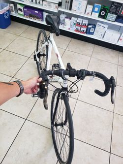Genesis Saber 700 Mens Bicycle Model 72786 White. for Sale in