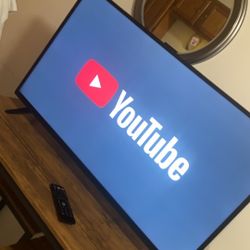 40” Vizio Tv Smart Tv Like New 