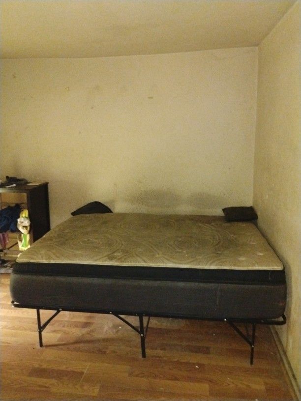 Queen Bed