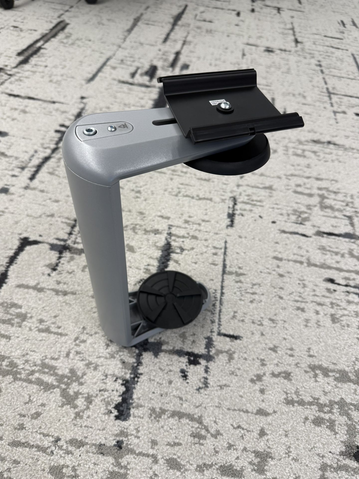 10 Herman Miller Jaw CPU Holders