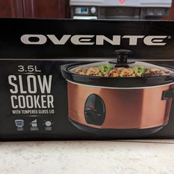 OVENTE 3.5L Slow Cooker With Tempered Glass Lid, Removable Ceramic Pot, 3 Cooking Settings - Brand New!