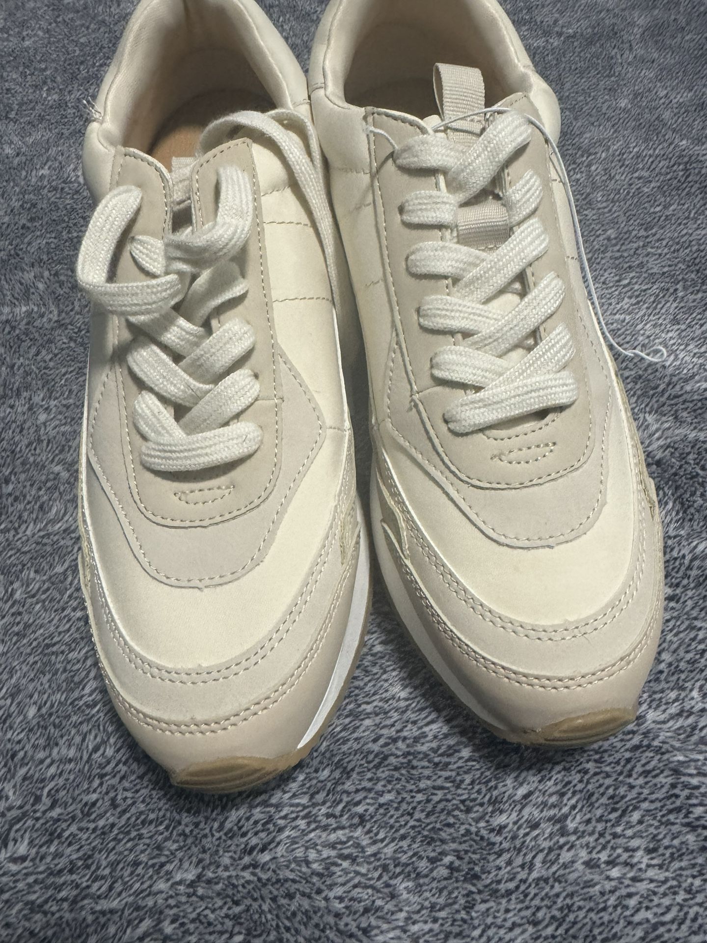 Universal Thread Shoes