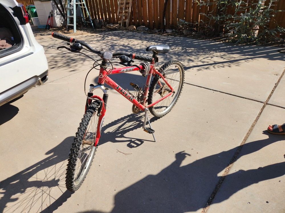 Trek 4300 Bike