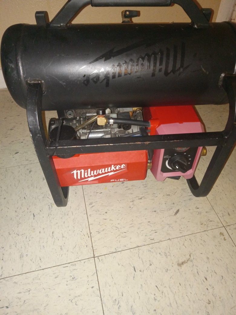 Milwaukee M18 2 Gallon Compressor Model 2840-20