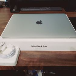 2019 Apple MacBook Pro Laptop, Touchbar, Newest MacOS Update, box