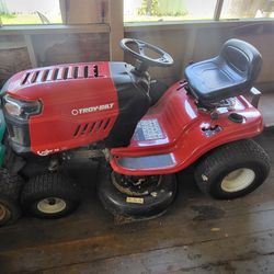 Troybilt riding lawnmower