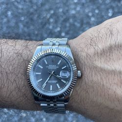 Gray Sub Watch 