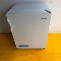 Accucold Compact Refrigerator 5.5 cu. ft. 100% FULLY WORKING!