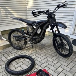 Surron LBX (Light Bee X)