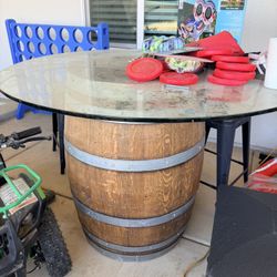 Barrel Table And Chairs 