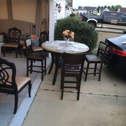 Refurbished Dining Table & Chairs (NO SCAMMERS NO CODES)