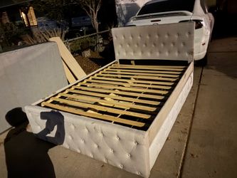 Full size bed