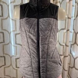 Woman’s Small The North Face Puffer Vest