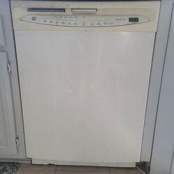 GE Dishwasher Works Perfect Barley Used.