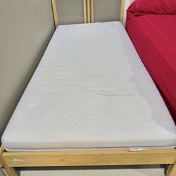 ****Twin Size Bed With Mattress ****