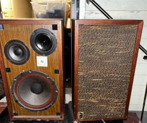 SLR vintage speakers as is