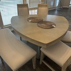 Dining Table/breakfast Table