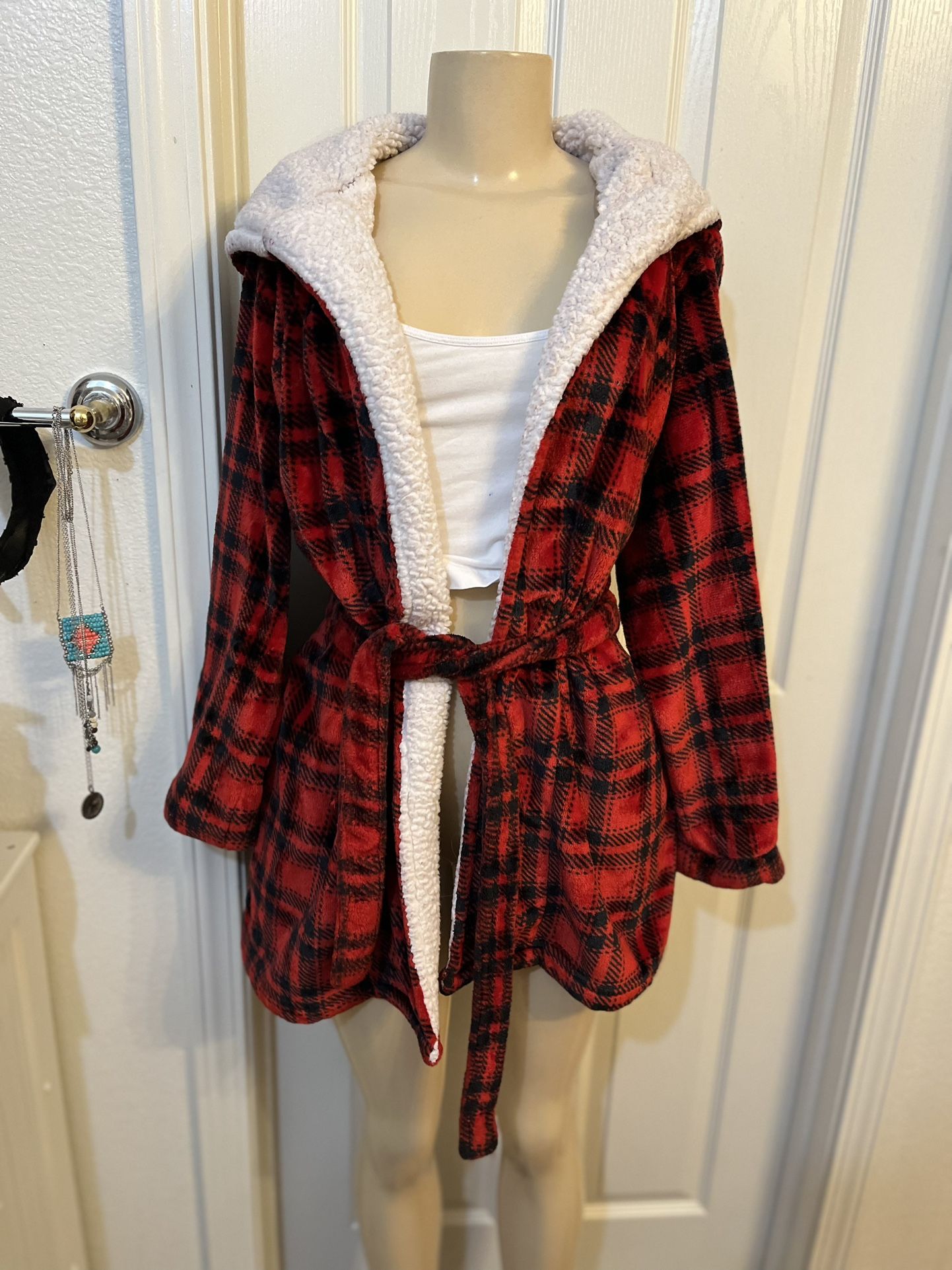 New Women’s Xs Super Soft Short Robe With Lined Hood