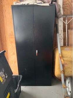 ⭐ Heavy-Duty Locking Metal Storage Cabinet – Garage / Workshop Organizer