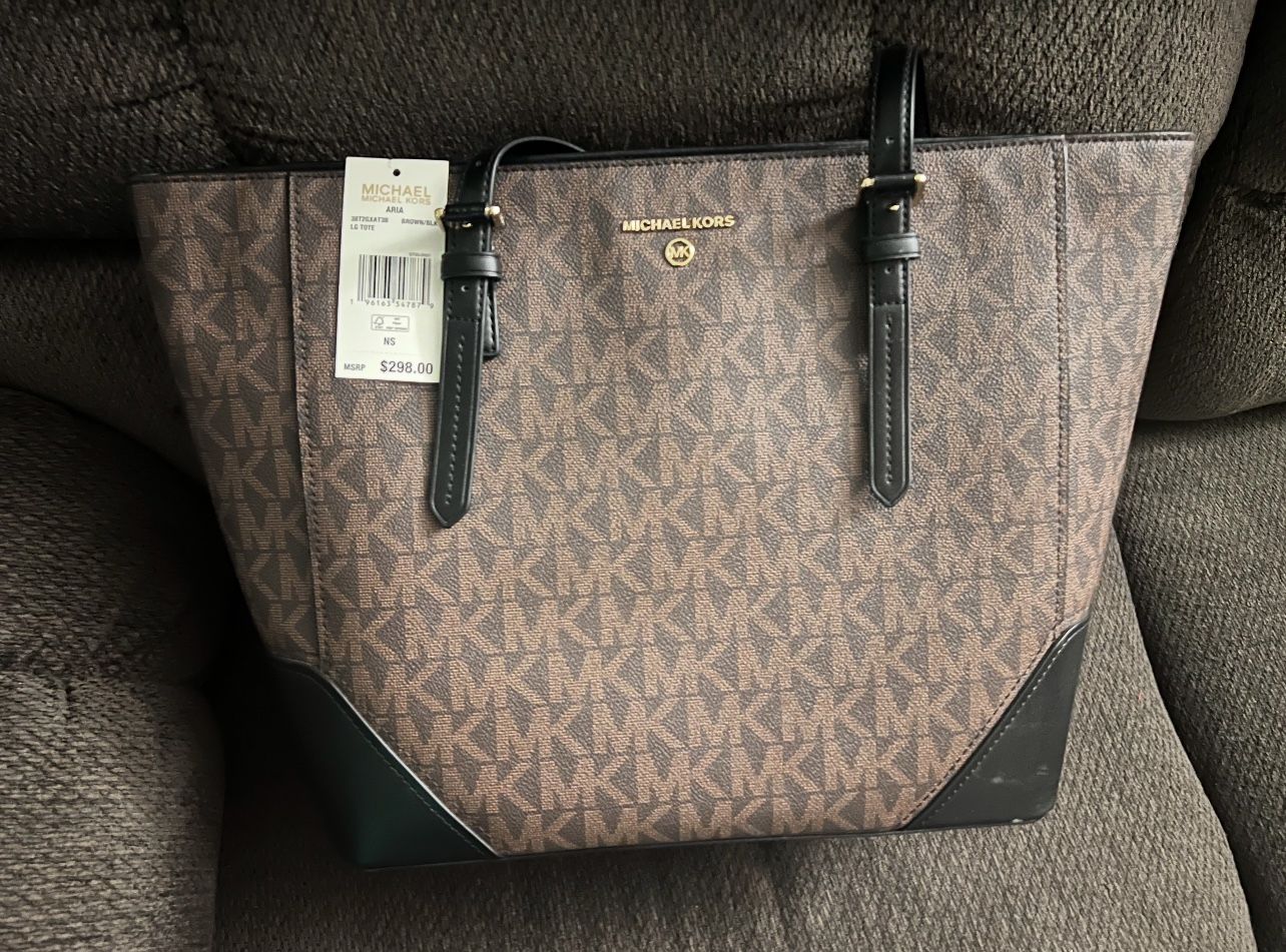 Brand New Michael Kors Purse $150 ($300 Brand New With Tag)