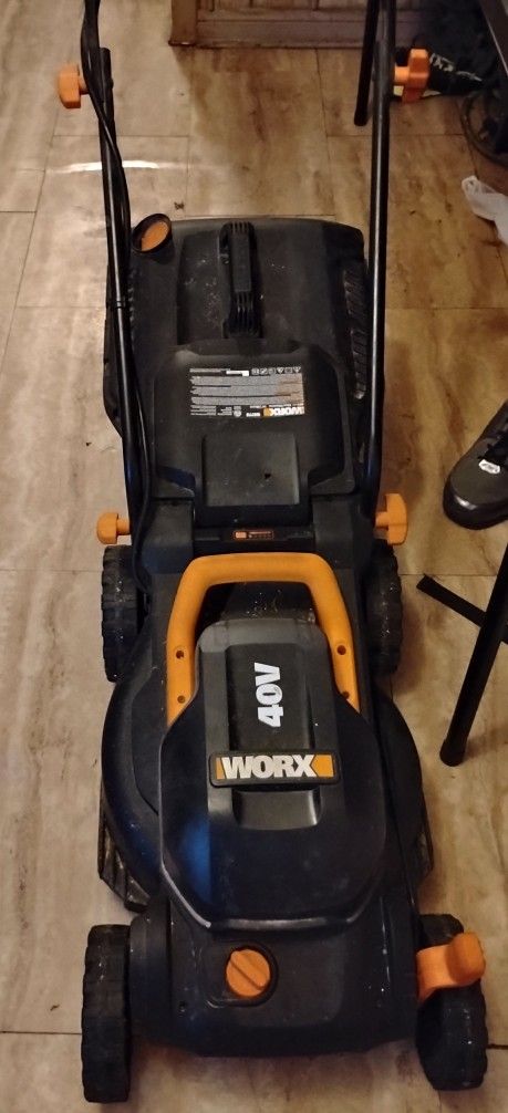 Worx Battery Push Lawn Mower