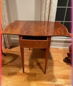 Antique foldable End table