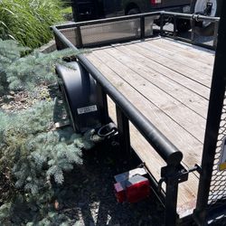 Trailer With Ramp 5.5 X 10  Great Condition