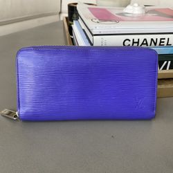 Authentic Louis Vuitton Epi Leather Zippy Wallet 