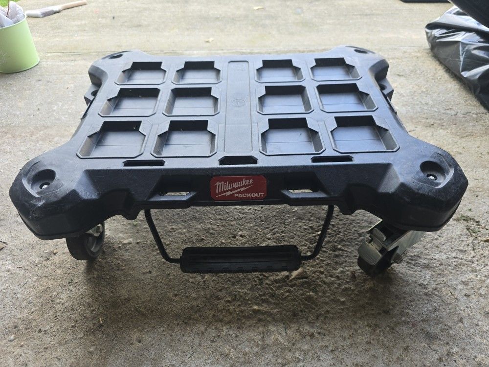 Milwaukee Bottom Base With Wheels