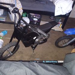 Two Razor Dirtbike