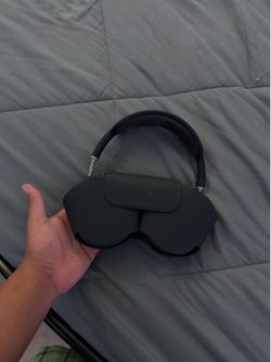 Apple AirPods Max – Like New, Barely Used