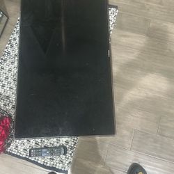 Selling Older Samsung TV With Remote And Power Cord Included