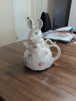 vintage rabbit teapot
