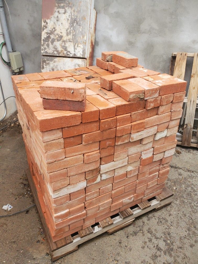 450+ Red Bricks