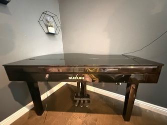 Suzuki MDG-250 Digital Baby Grand Piano - Good Condition!