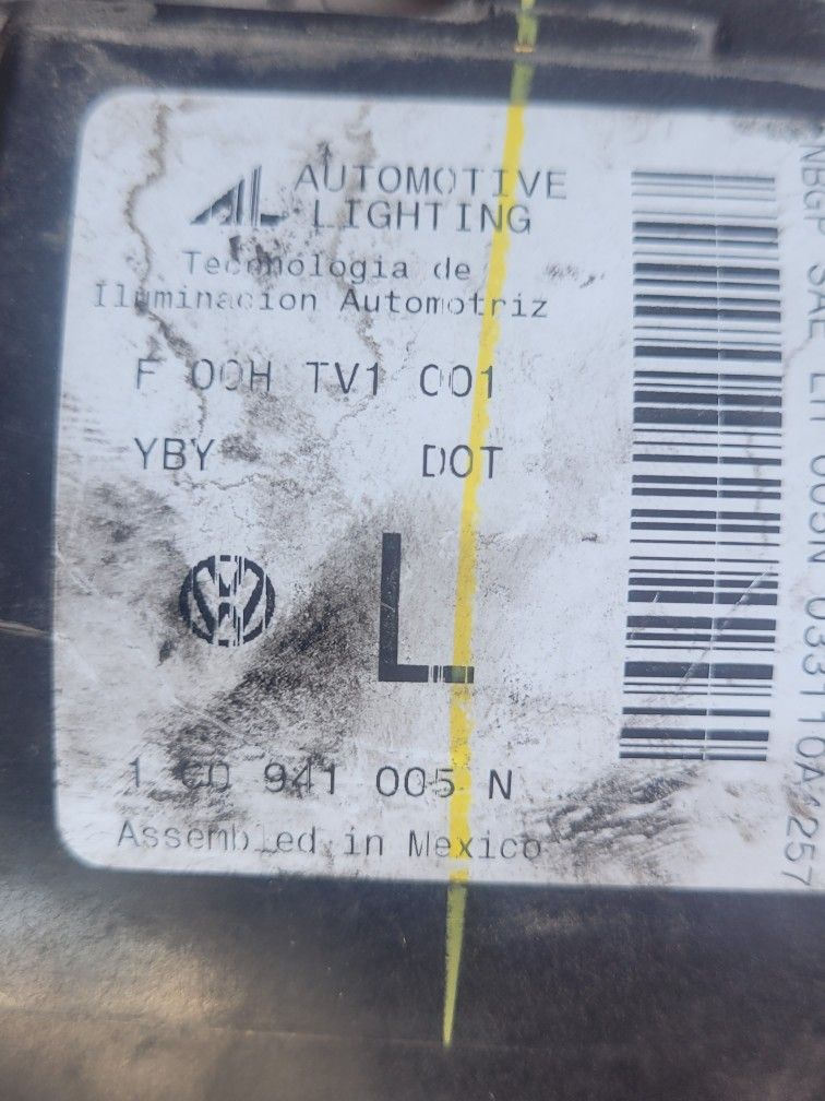 2010 VW BEETLE HEAD LIGHT LEFT SIDE