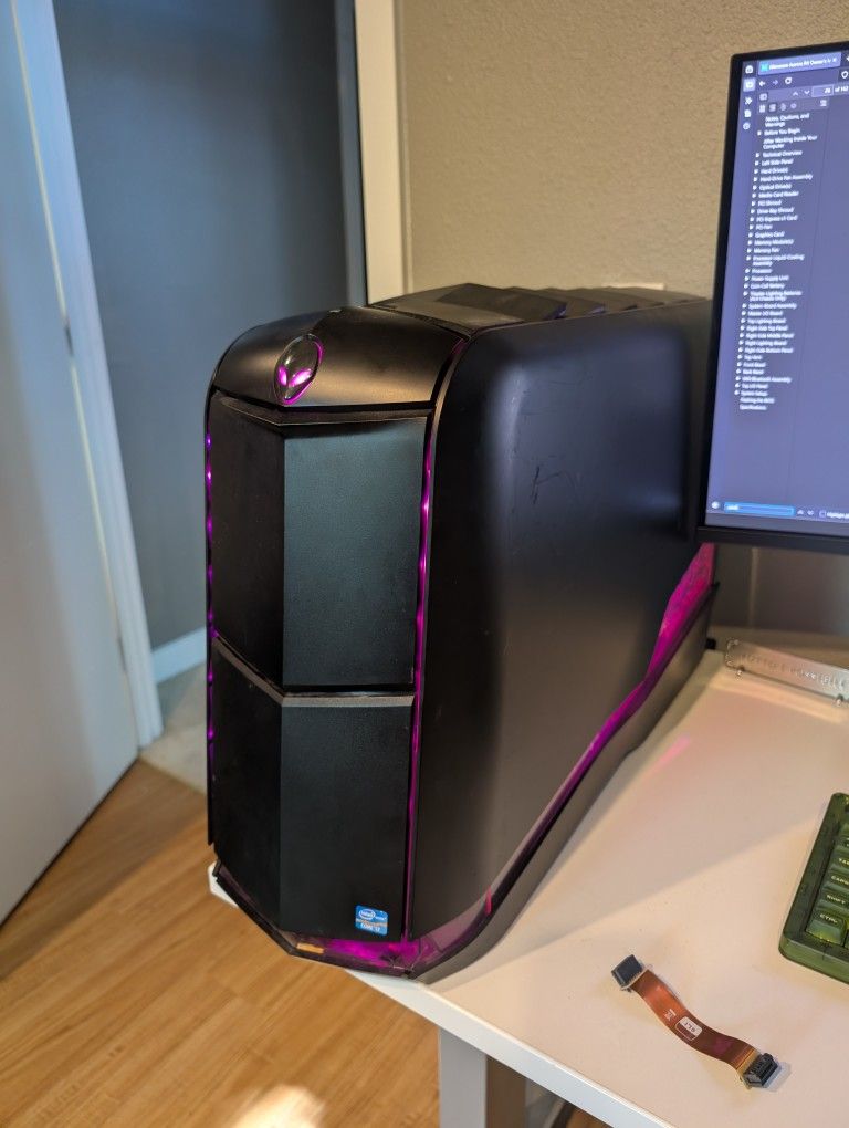 Old Alienware Aurora R4 ALX Gaming PC