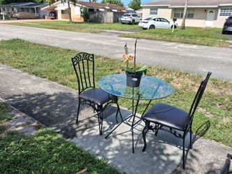 Dinning table and 2  chairs