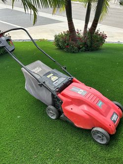 Black & Decker Electric Lawn Mower