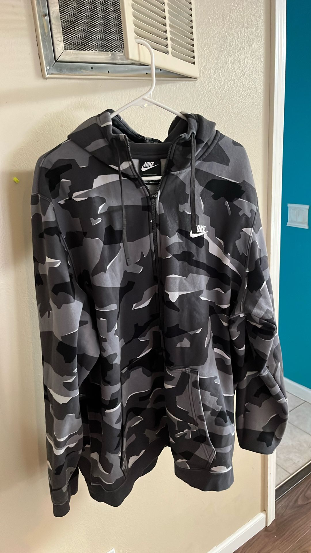 Nike Hoodie Camo