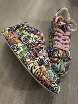 Woman Size 10 Sneakers Like New !