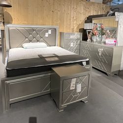 4PC King Bed Set Gray