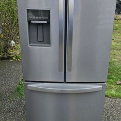 Whirlpool Fridge Size 30w 30d 66h) I Can Help You With Free Delivery Within 10 Miles Distance 